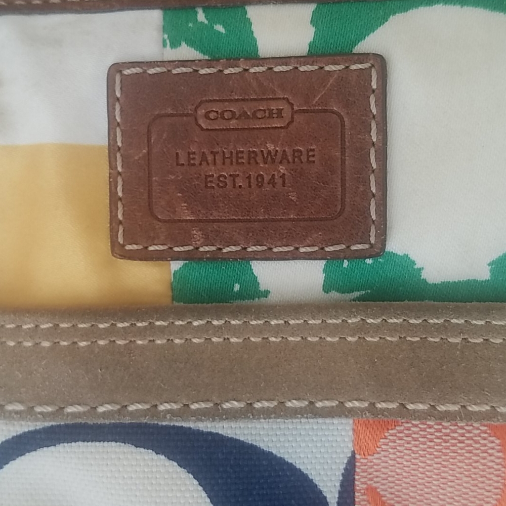 Coach Multi-color Hampton Signature Tote P… - Picture 2 of 10